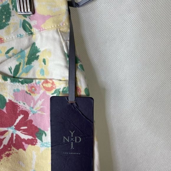 NWT NYDJ Kendall Printed Roll Cuff Ankle Jean lift tuck tech White Floral size 6 - Picture 4 of 13